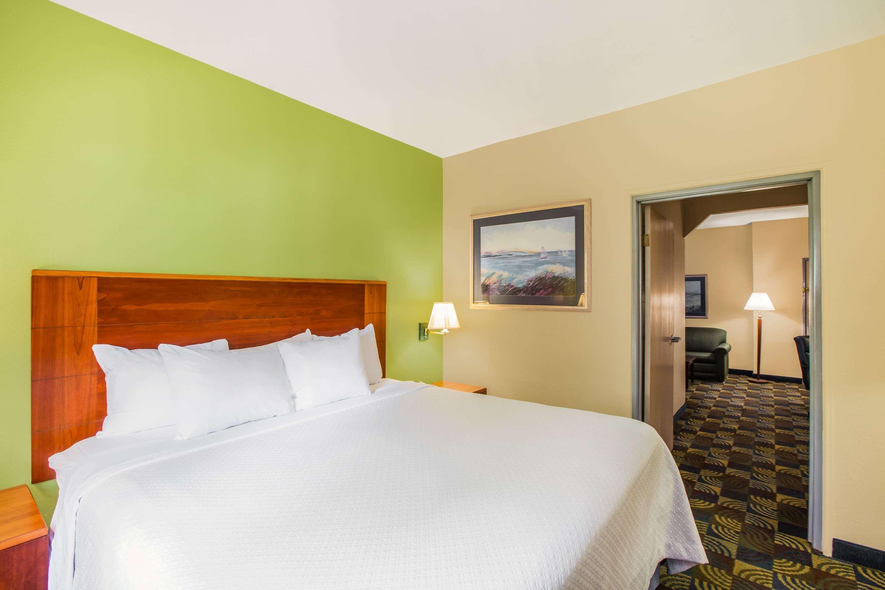 Days Inn & Suites By Wyndham Corpus Christi Central Dış mekan fotoğraf
